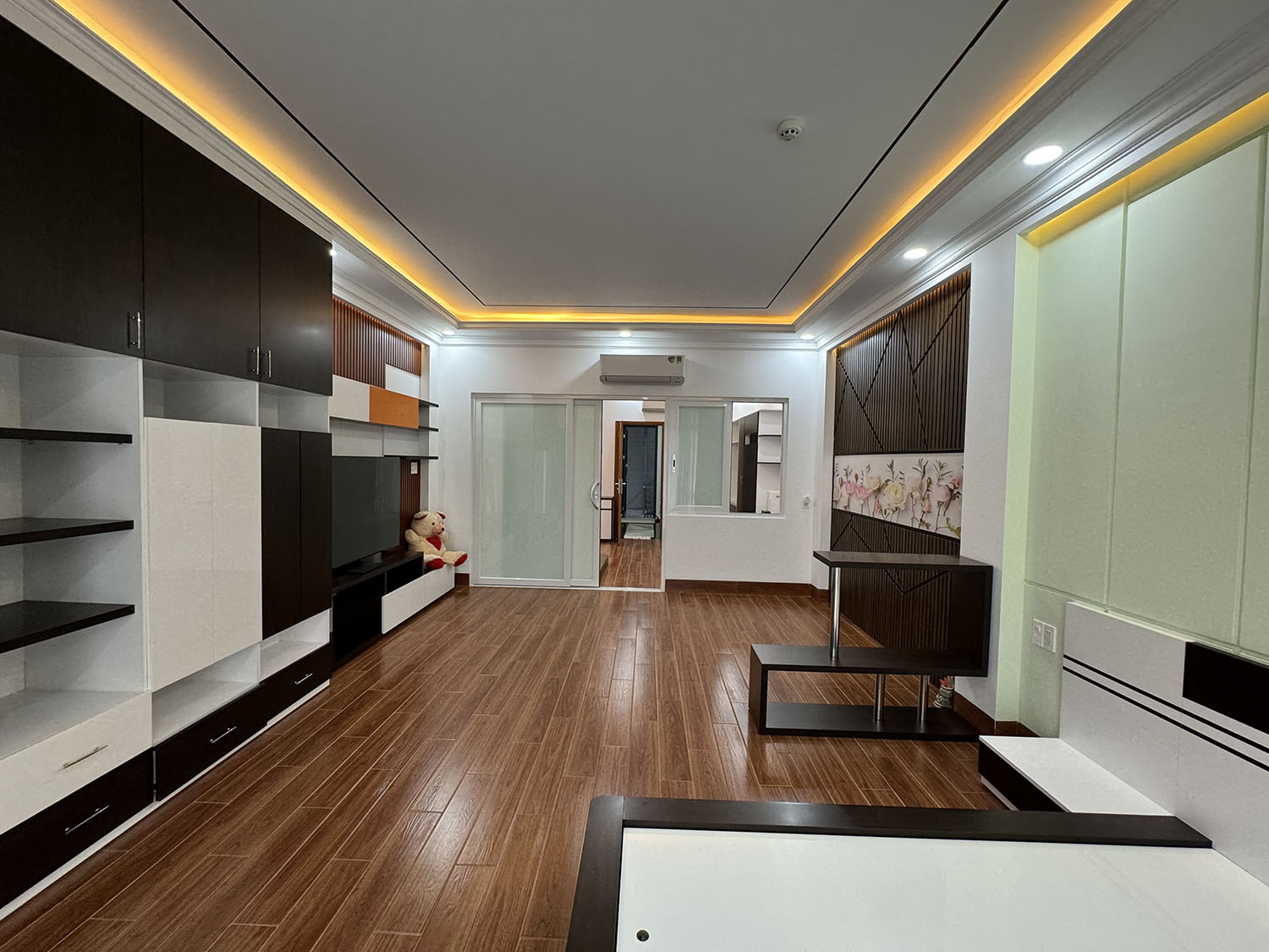 Siêu phẩm Hầm, 4Lầu, ST, thang máy (4,75x17=80,75m2) full nội thất cao cấp đường nội bộ 12m khu VIP 3 tháng 2